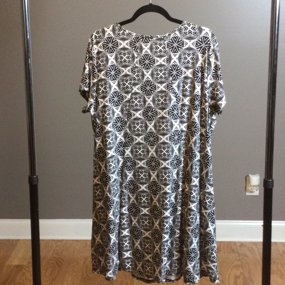 XL New Directions white geometric pattern stretch dress - Picture 2 of 16